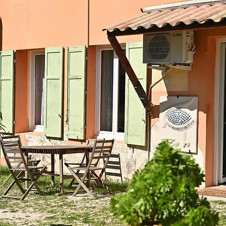 Semesterbostad Legerete Aux Muriers